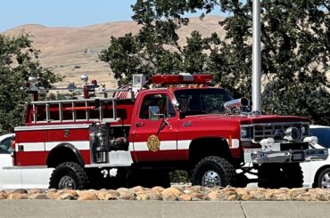Now this is a fire truck. Seen it on my way home today. It sounded soooo sweet too!