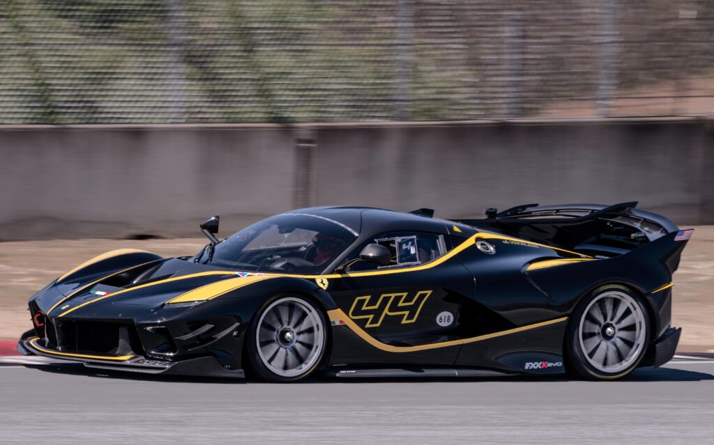 Ferrari FXX-K EVO full speed at Laguna Seca [5639 × 3519]