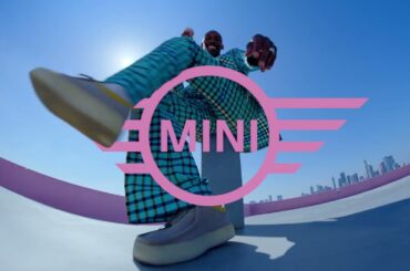 THE NEW ALL-ELECTRIC MINI COOPER  – MEET AN ELECTRIFIED GO-KART FEELING