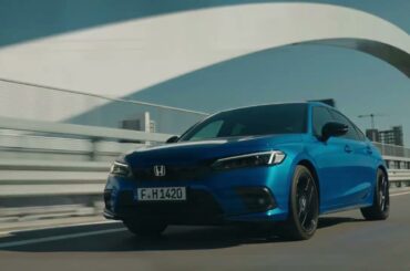 Pierre Gasly drives the all-new Civic e:HEV