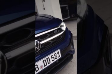 Smooth entrance with elegant design. The vehicle displayed shows optional equipment.