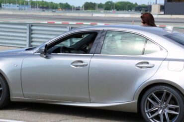 Dans les coulisses de l'événement sur piste de la Lexus IS