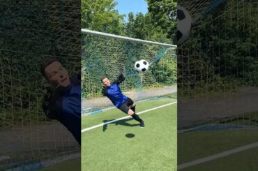 The Tiny Buzz: Unstoppable goal machine!