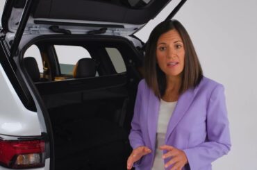 How to Use the 2024 Mitsubishi Outlander & Plug-in Hybrid Tonneau Cover