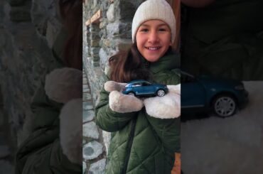 A wish come true. ✨🎄 The vehicle displayed shows optional equipment.