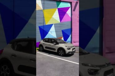 The stylish walls do not come with the car, at least you have been warned #CitroënC3