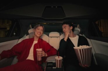 The Theater Mode in the 2024 BMW i7 | BMW USA