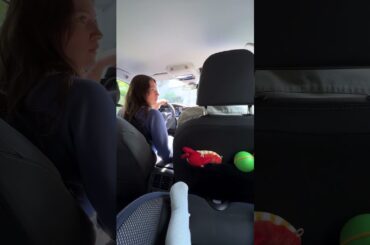 “Hallo Volkswagen“. 💛  The vehicle displayed shows optional equipment.