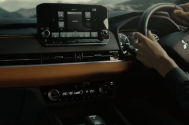 アウトランダーPHEV「電動の自由（インテリア）」篇 15秒