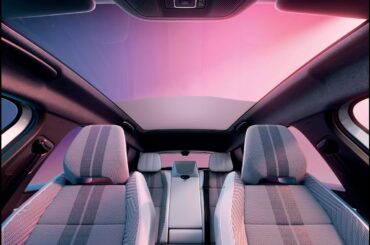 Solarbay opacifying sunroof: pampering passengers  | Renault Group