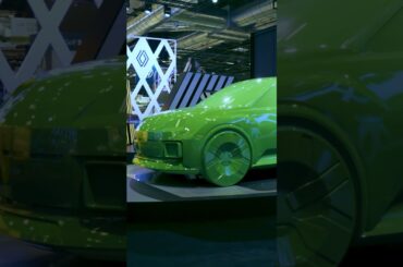 official reveal of the 3 colours of the #Renault5 #ETech100% #electric worn by the prototype