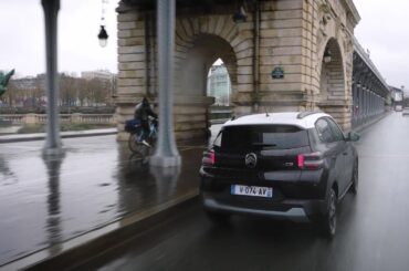 Drive with Thierry Koskas (Citroën Brand CEO) and the all-new Citroën ë-C3 in Paris
