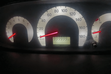 indian car mahindra xylo clocks 1 mil kms +