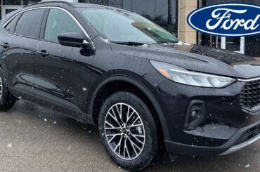 2024 Ford Escape Plug-In Hybrid FWD 700A w/ Tow Package in Agate Black Metallic Walk-Around