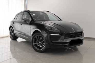 My wife finally got her new Macan!