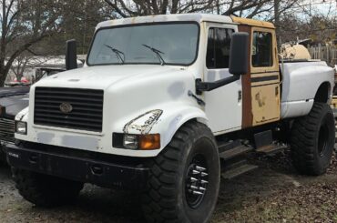 Custom 1995-ish International 4 door pickup