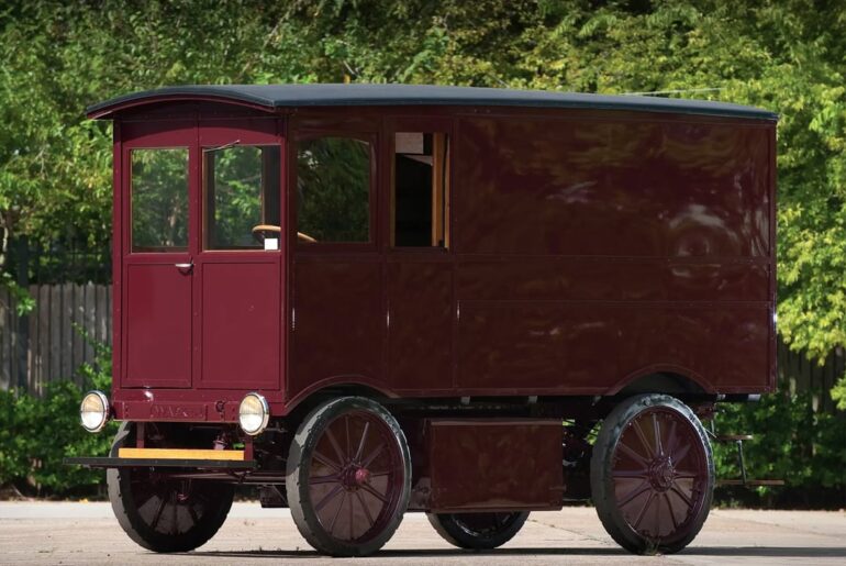 Walker Model 15 is a 3½ horsepower electric panel truck with a top speed of 15 mph (25 kmh) and a range of up to 40 miles (65 kilometers) between charges. It was mass-produced for use by businesses in major American cities in 1909.
