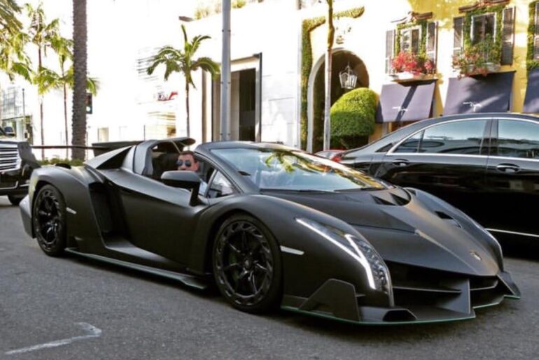 Lamborghini Veneno at Rodeo Drive(1074x783)