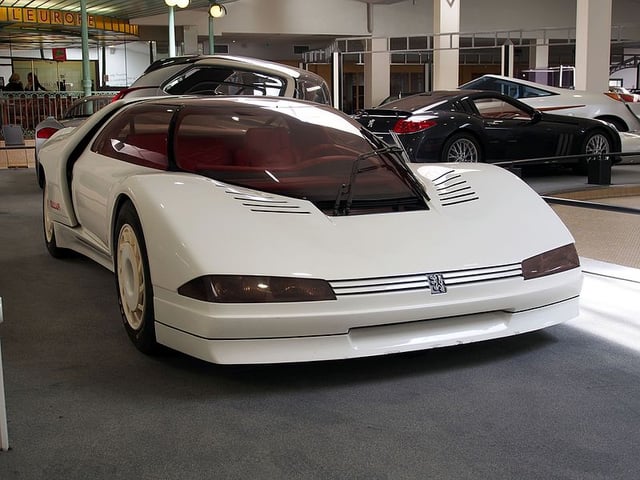 The Peugeot Quasar, the first concept car produced by Peugeot in 1984.