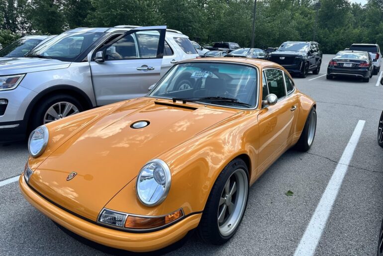 [Singer 911] my Dad spotted at the golf course today.