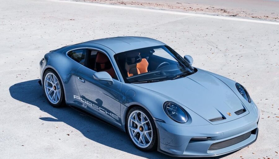 Porsche 911 S/T [1440×1795]