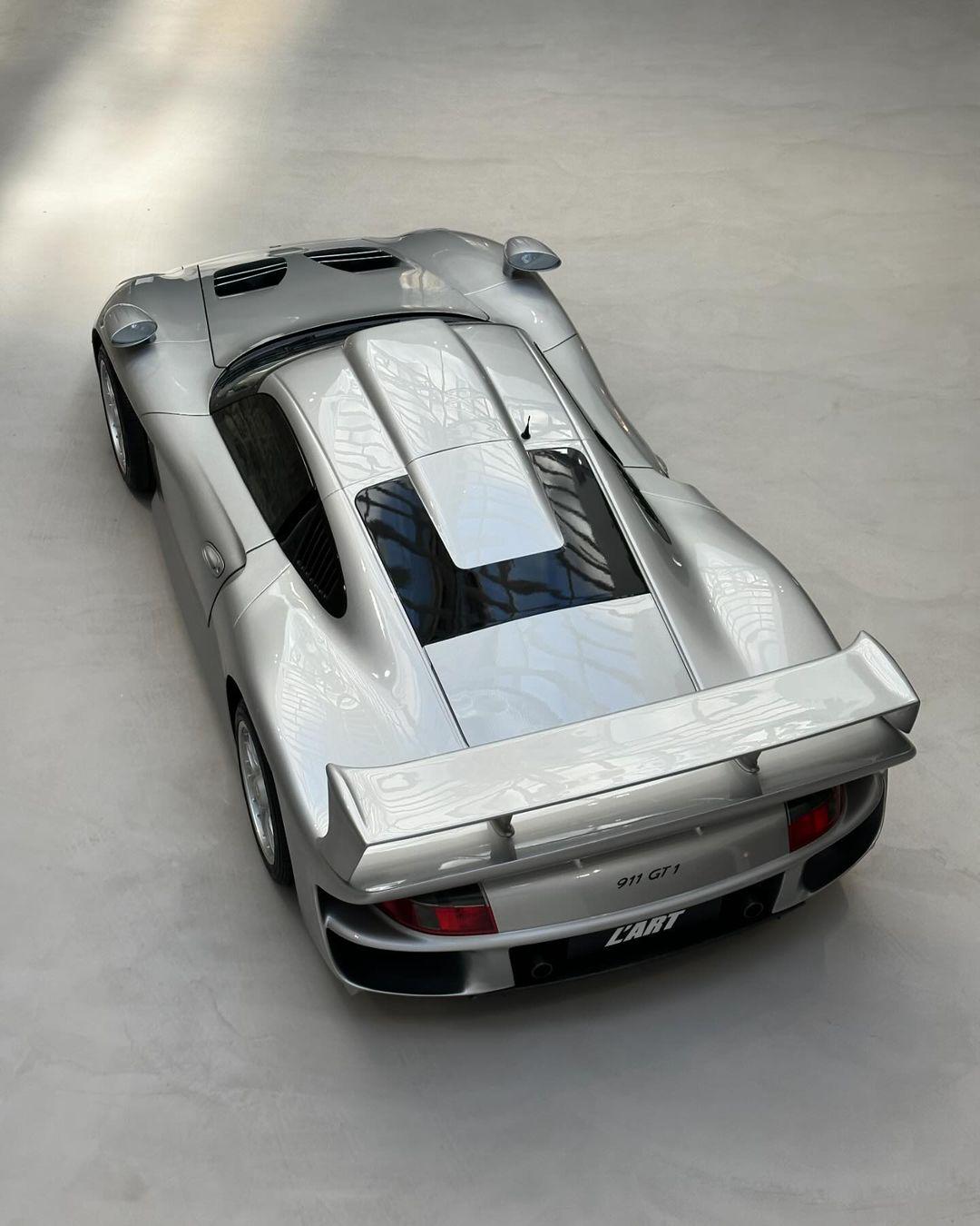Porsche 911 GT1 Straßenversion [1080x1350] - EVSHIFT