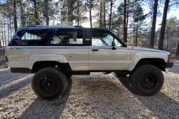 What do yall think of my ‘87 4Runner?