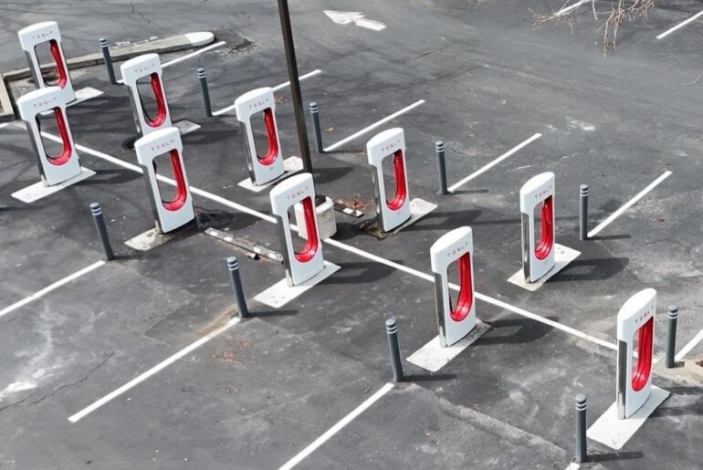 Tesla's solar division to be responsible for Supercharger charging network - electrive.com