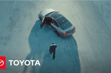 Tiene un no sé qué | The All-New Camry Review with Alejo | Toyota