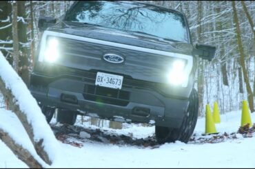 Ford x Toronto Maple Leafs - Deke and Drive with Jessie The Ford FANatic and Hayley Wickenheiser