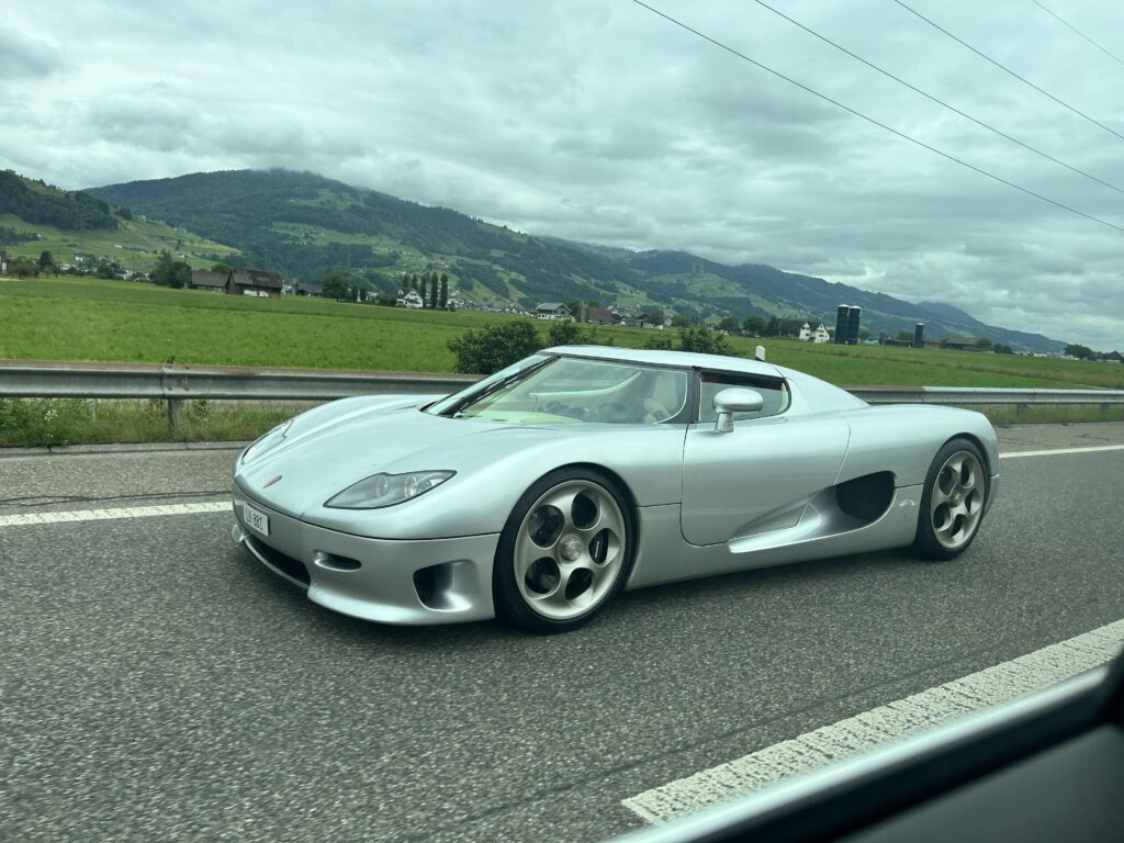 [Koenigsegg CC8S) Spotted on the Swiss Autobahn