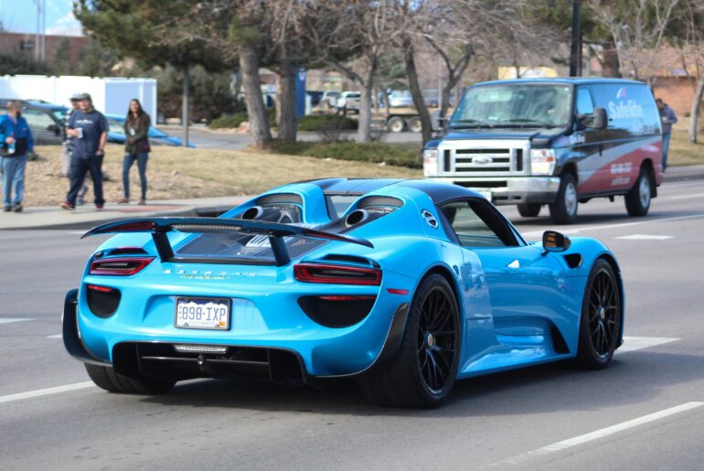 Porsche 918 Spyder finished in Paint To Sample Mexico Blue [4458x3016]