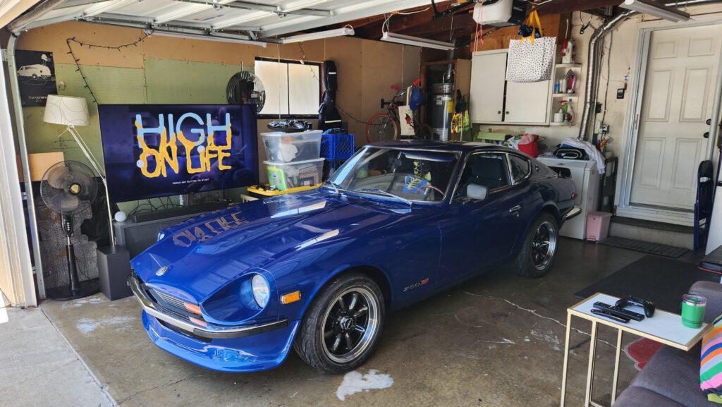 Arranged my garage so I can admire my Z while hanging out.