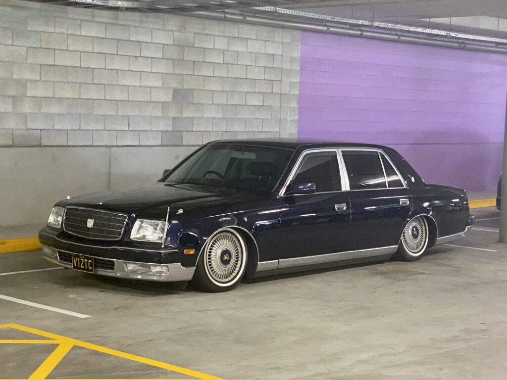 Shopping plaza spot