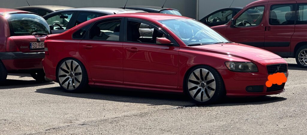 Controversy wheels