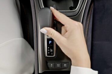 How do I use automatic transmisison | LEXUS EUROPE