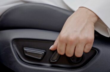 How to adjust your driving position | LEXUS EUROPE