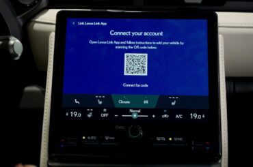 How to connect the Lexus Link+ App to my car | LEXUS EUROPE