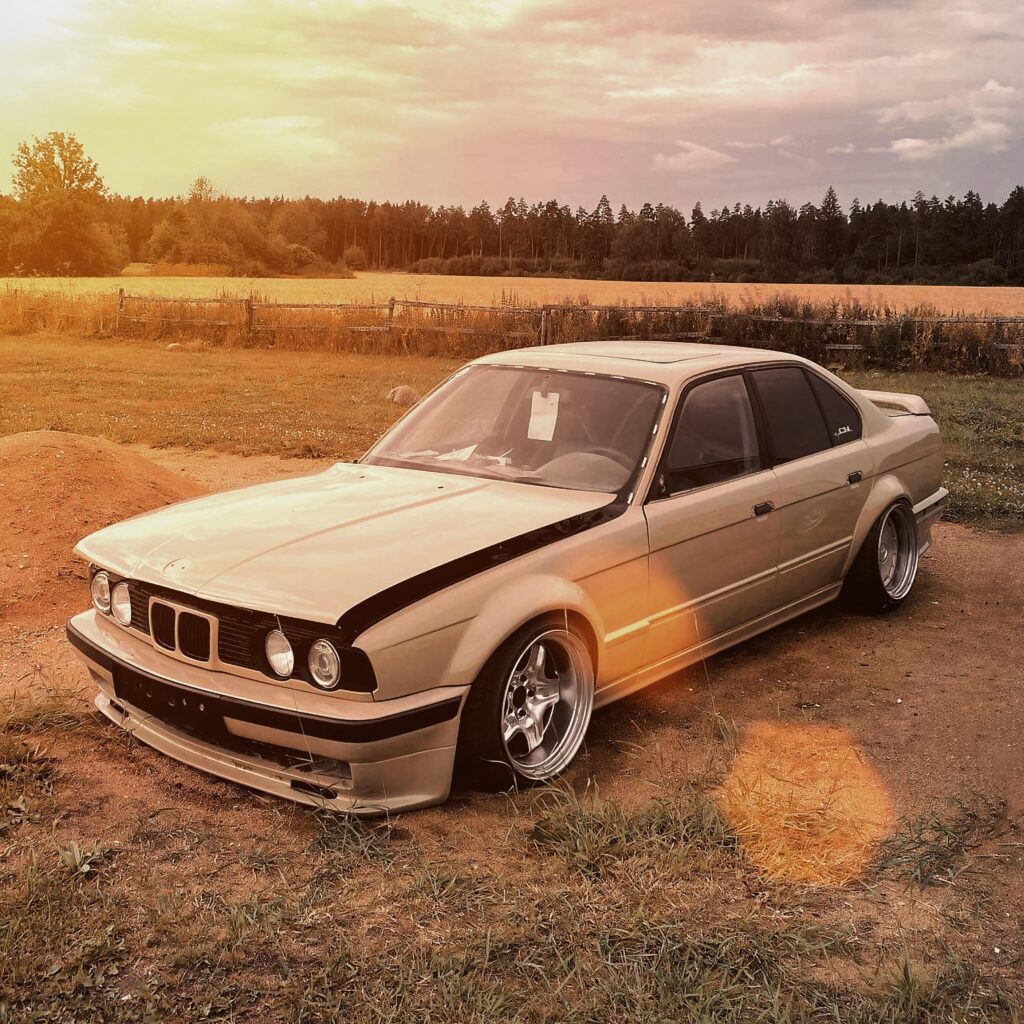 Stanced and looking clean 👌
