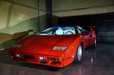 A Lamborghini should either be outrageous or elegant, and should definitely not look like any other car.