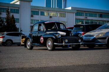 I'm a photographer at the 'Classic Car Rally'. (6240x4160px)