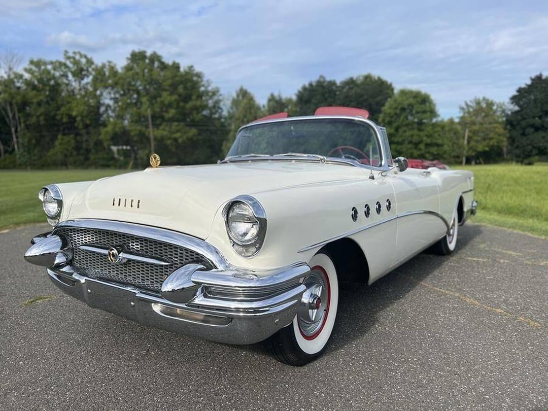 1955 Buick Roadmaster Convertible 332 cubic inch “Fireball” V-8 engine ...