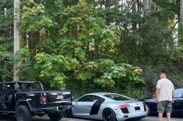 I feel this Gladiator driver’s pain as he inspects the poor R8 he just clipped.