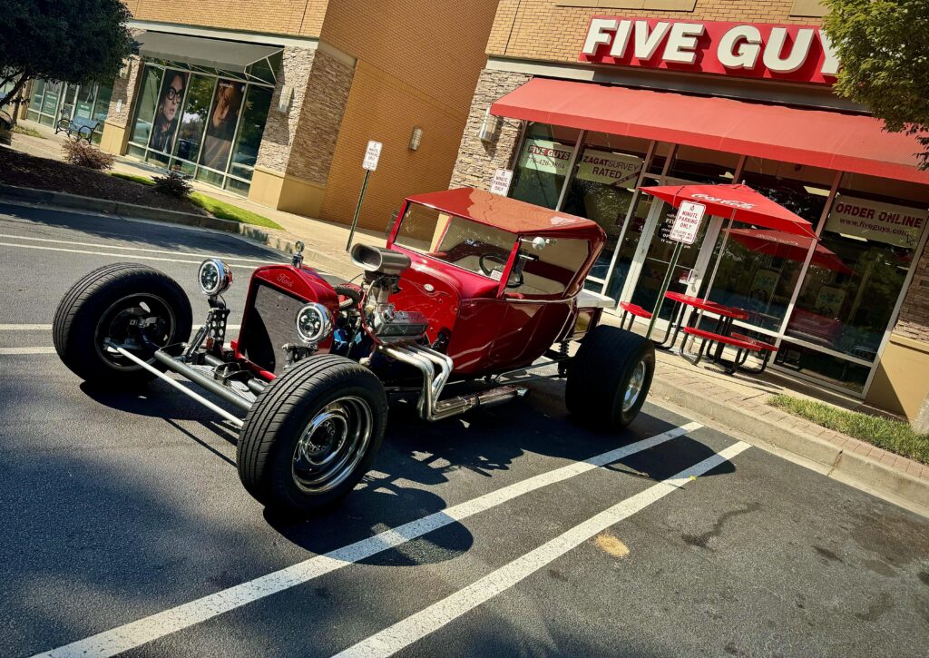 Here’s my 1925 Ford roadster. She likes to dance ✌🏻