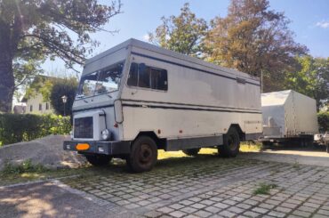 Rüdel Panther II. A small scale production overland RV from the early 80s on a completely custom chassis that featured large rear wheels like a tractor to aid traction. 7.5R16s in the front, 14.5R20s in the rear.