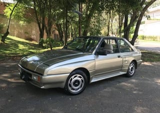 Ford Escort JPS - Souza Ramos. A customized Ford Escort XR3 made by Brazilian dealership Souza Ramos.