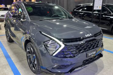 2025 Kia Sportage PHEV Review: Better Than RAV4 Prime? | Best Value Plug-in SUV?