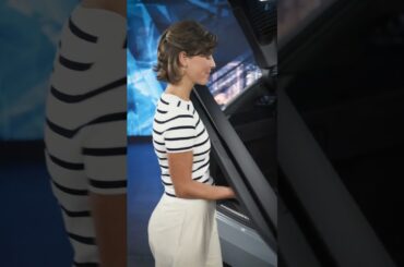 #HowTo tuck away the load cover of your #BMW all neat and tidy.