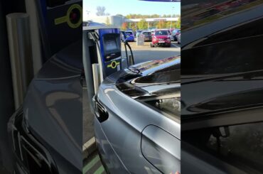 It’s just like buying the weekly shop. Tap and go. 🔋  #Volkswagen  #VWID7