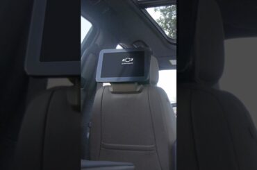 We believe you think you saw the bowtie hit the corner of the screen. #ChevyTahoe #ChevySuburban